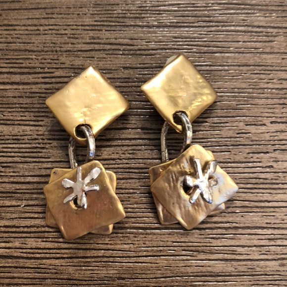 Need Help Reading Makers Mark Matte Gold Earrings - Picture 2 of 8